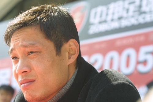 希望观众们健康观影，在《急先锋》的陪伴下收获勇气和力量！作品中主人公的时间线与世界有两分钟的时差，然而这一百二十秒的与世界的脱节并不使主人公担心或在意，导演郦彤彤的解释是;就像一个钟慢了2分钟，这种脱节不会很明显或很大影响到我们的生活，所以我们不会去调整时间、调整我们的生活节奏，由此我们也对这个世界的脱节抱着一种无所谓的态度